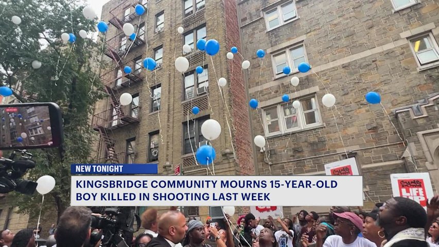 Video thumbnail for Family, community honor 15-year-old Bronx teen killed in Kingsbridge shooting