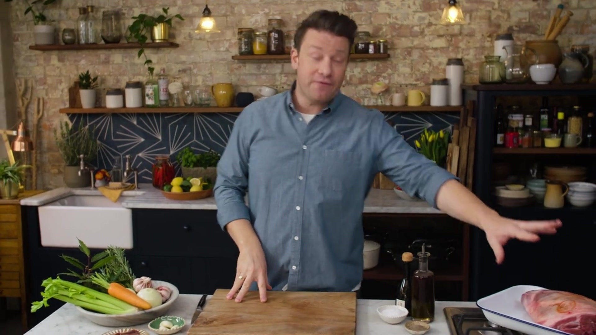 Video thumbnail for Lamb Megamix   Jamie Oliver(720P HD)