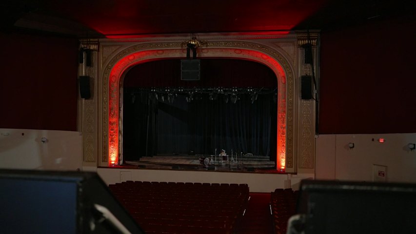 Video thumbnail for Is this haunted theater's scariest show happening after the curtain falls?