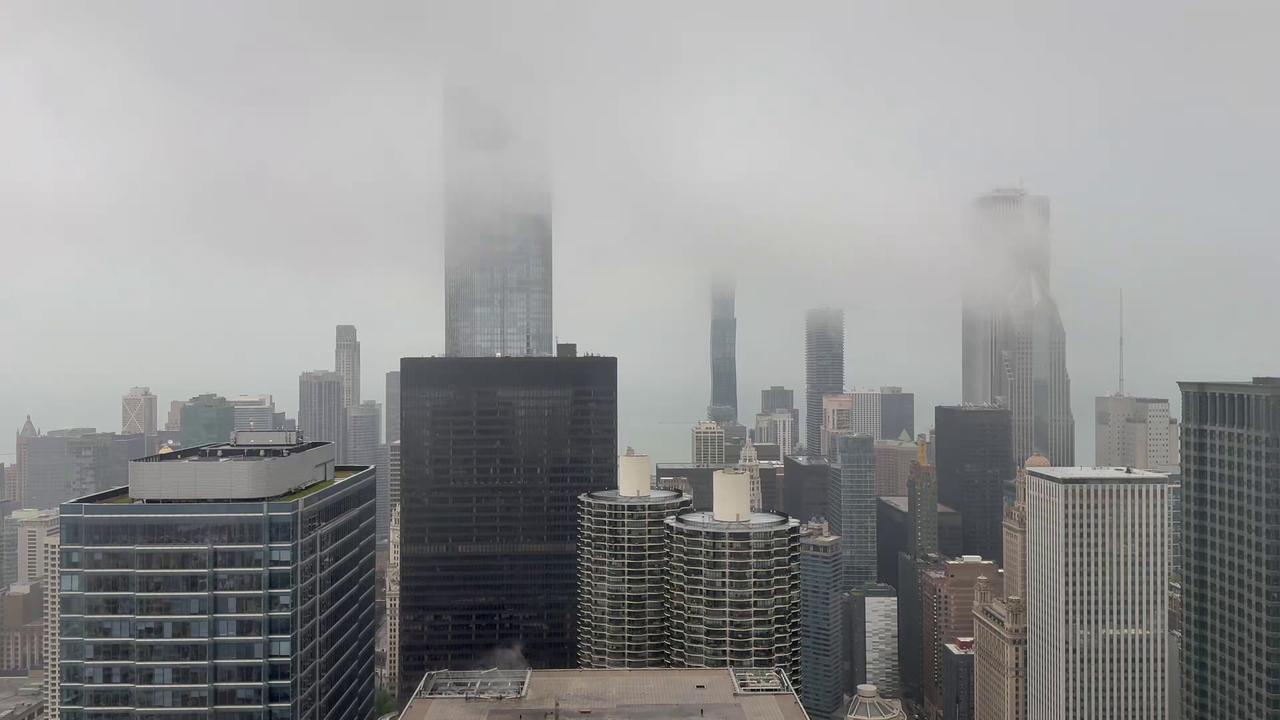 Video thumbnail for US: Storm Clouds And Mild Rain in Chicago, IL, USA.