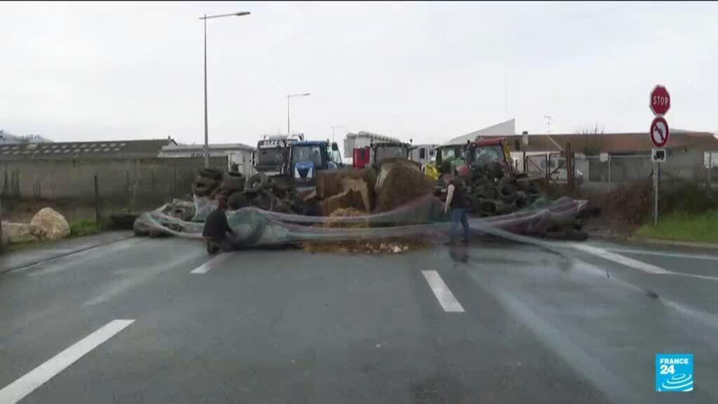 Video thumbnail for French government faces no-confidence motions despite Mercosur opposition