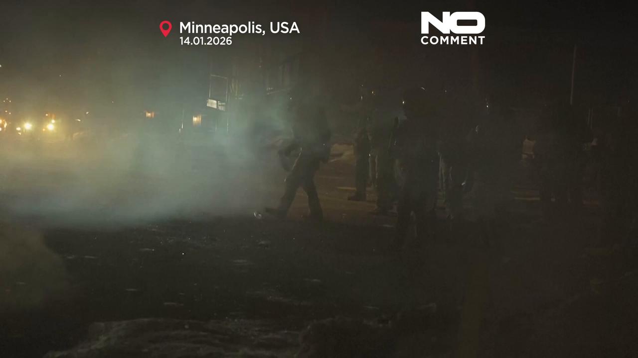 Video thumbnail for USA: Protests erupt in Minneapolis after ice agents shoot man in the leg