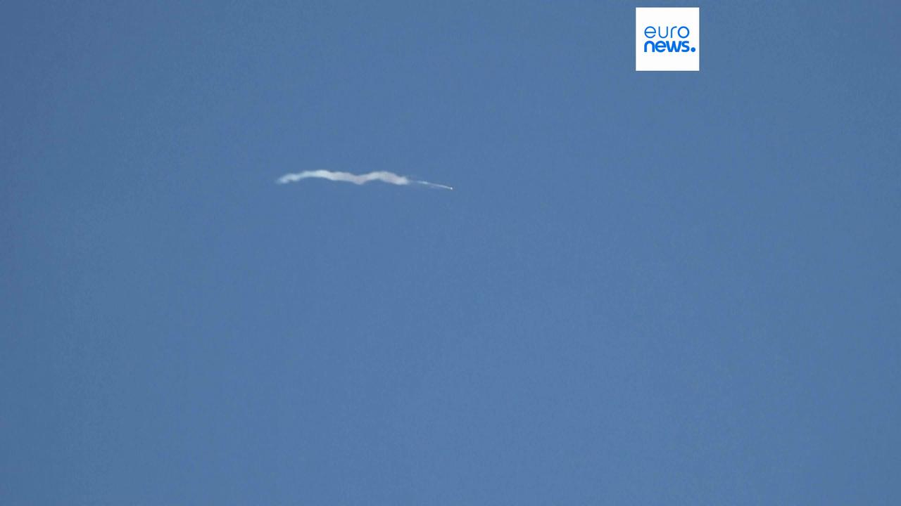 Video thumbnail for Israeli defence systems intercept Iranian missiles over Haifa