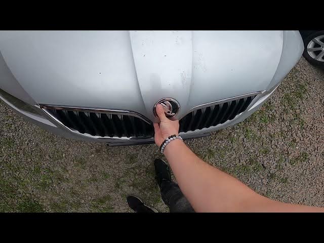 Video thumbnail for How to Lift the Hood Up in Skoda Octavia III ( 2013 – 2020 ) - Open Bonnet by Lever