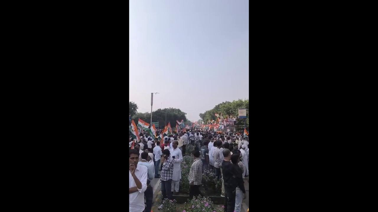 Video thumbnail for India: Thousands March To Demand Election Chief Resign.