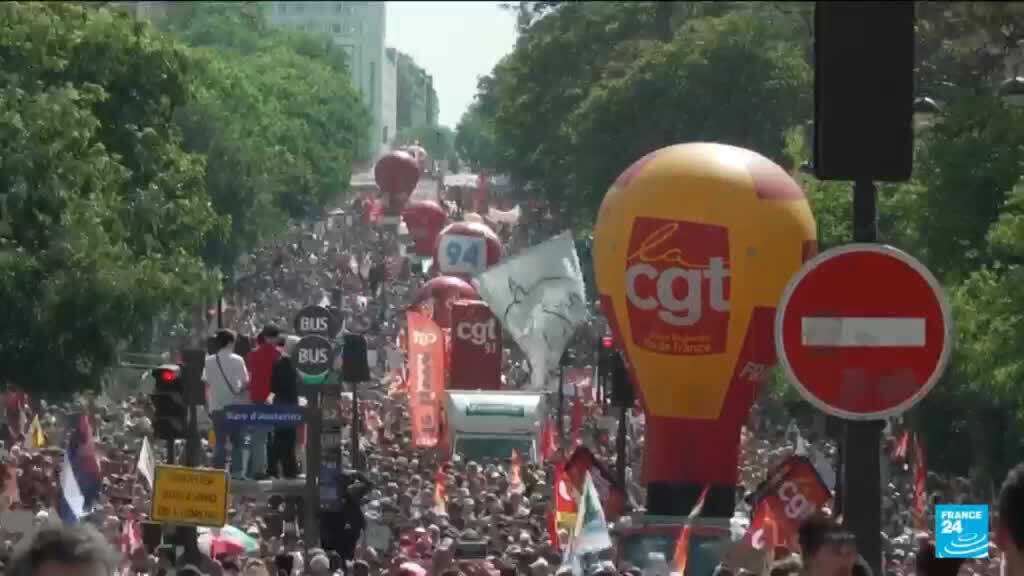 Video thumbnail for Countries mark May Day with mass street demonstrations