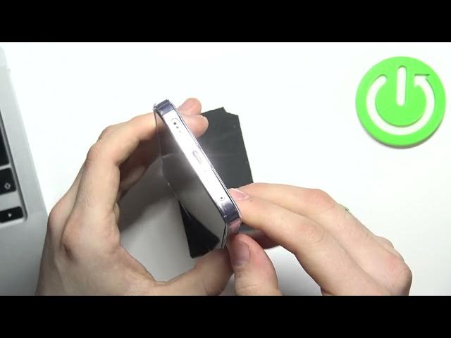 Video thumbnail for How to Clean USB Port in VIVO V23 - Clean Using Household Items