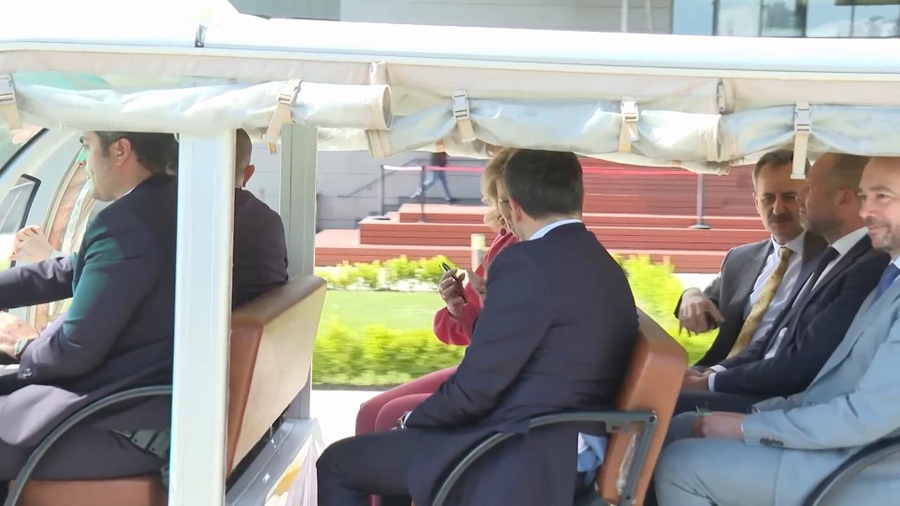 Video thumbnail for Türkiye: Belgium’s Queen Mathilde visits Istanbul leading economic mission to Türkiye.