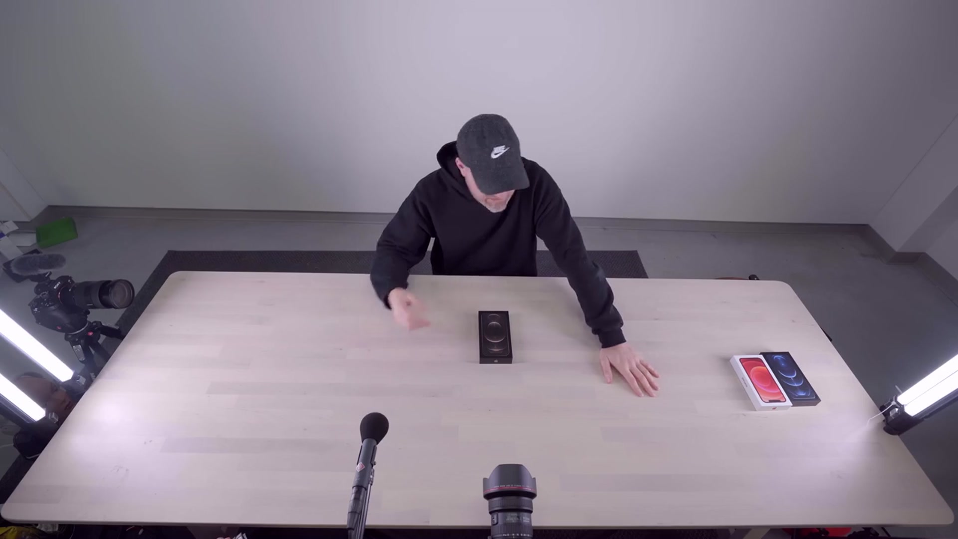 'Video thumbnail for iPhone 12 Pro MAX Unboxing'