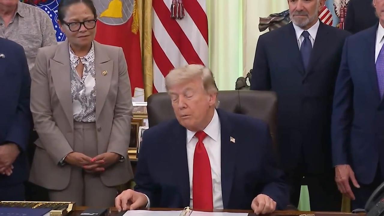 Video thumbnail for United States: Trump announces Iran deal expected within days.