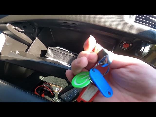 Video thumbnail for How to Turn Passenger Airbag On or Off in Suzuki SX4 II ( 2013 – 2021 )