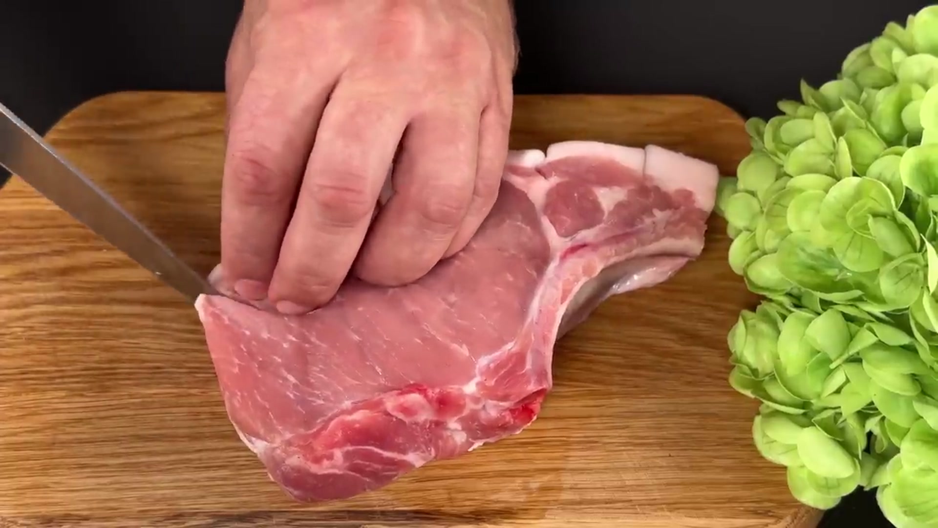 Video thumbnail for My secret pork chop recipe is better than the restaurant_s version_ My family loves it_(720P_HD)