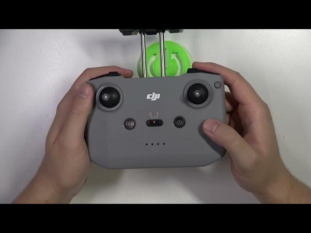 Video thumbnail for How to Turn On & Off Controller of DJI Mini 4 Pro?
