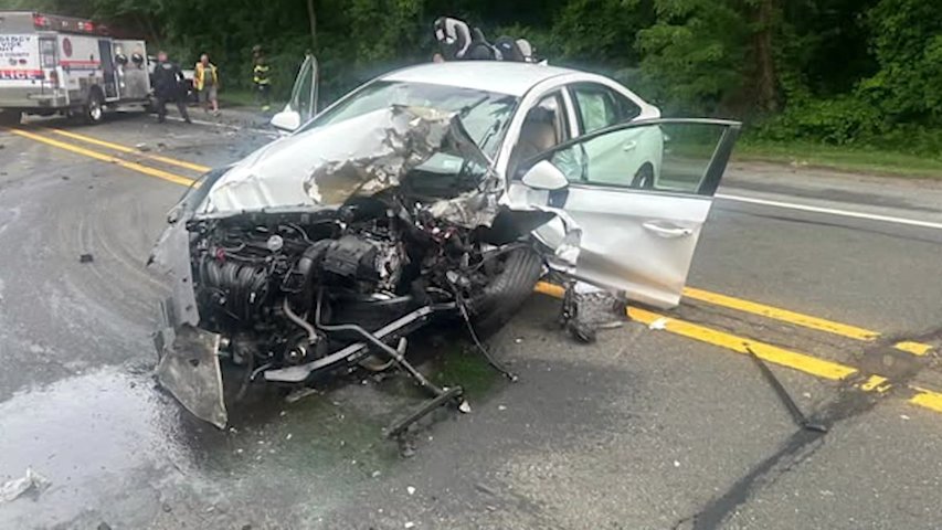 Video thumbnail for Residents who live near Bethpage State Parkway call for stronger safety measures after fatal crash on roadway
