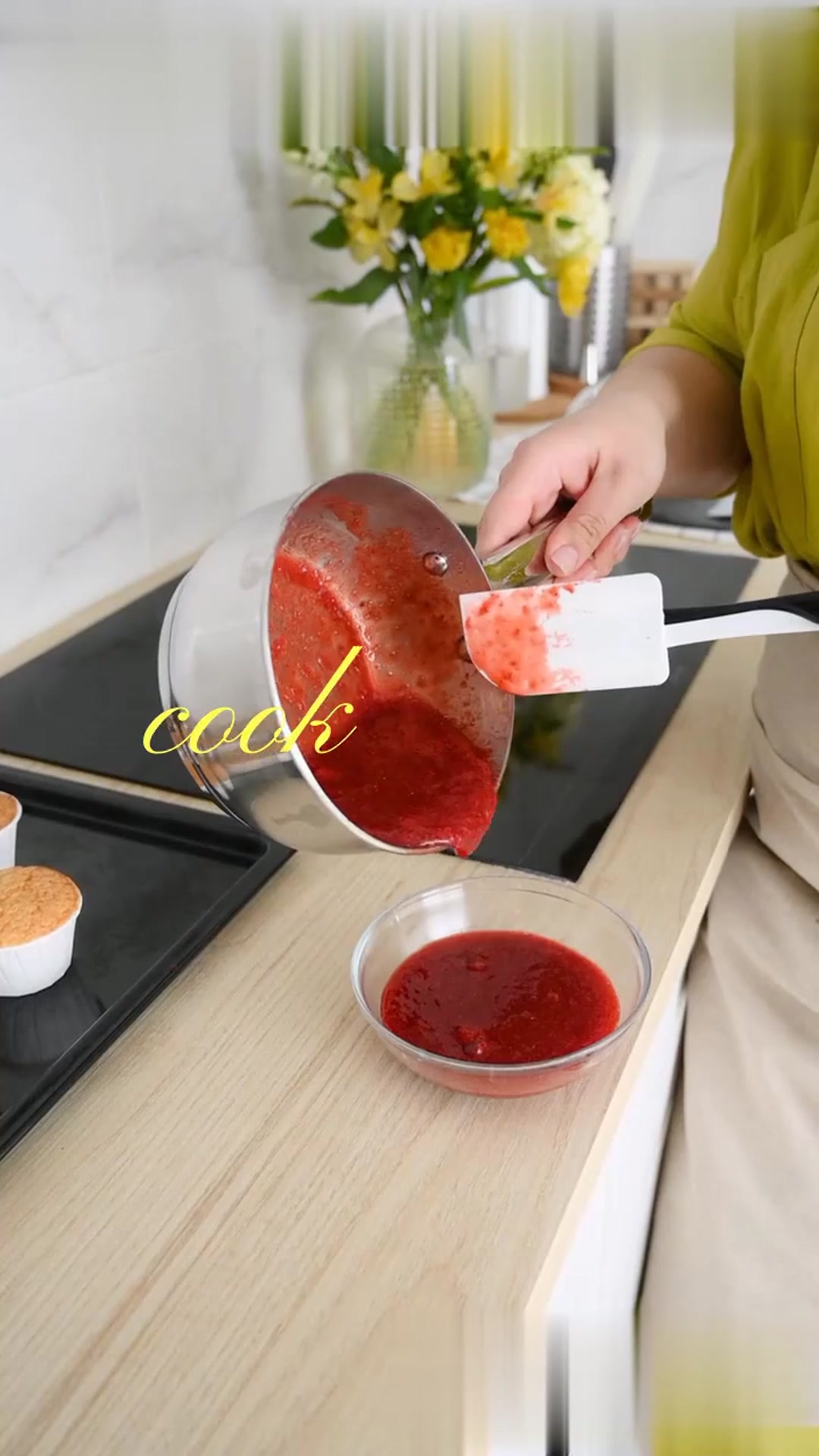 Video thumbnail for Strawberry Lemonade Cake Recipe