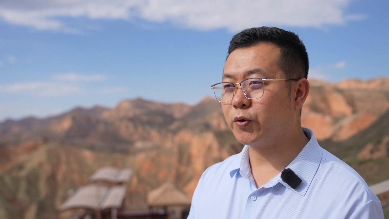 Video thumbnail for China: AI fuels China's smart tourism boom.