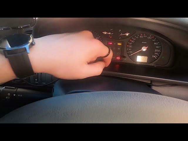 Video thumbnail for How to Enable or Disable Dipped Beam in Renault Laguna II ( 2001 – 2007 ) - Use Headlights