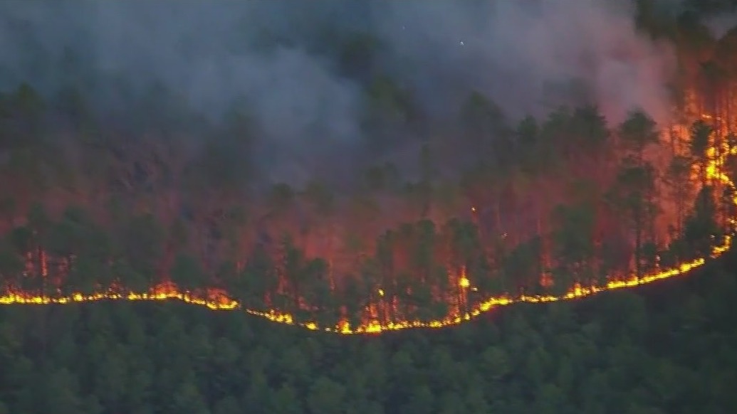 Video thumbnail for 3,200-acre wildfire forces evacuations in NJ