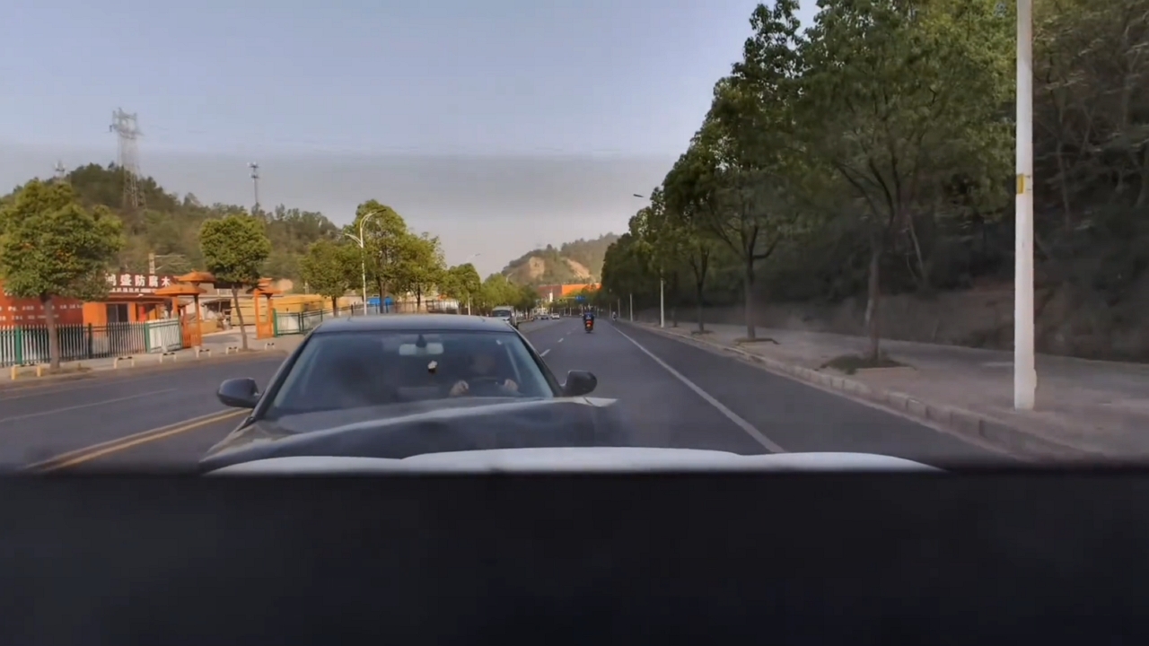 Video thumbnail for Dashcam Catches Shocking Head-On Crash in Hubei