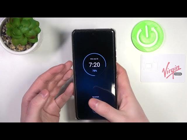 Video thumbnail for Hand Size Comparison Motorola Edge 40 Pro