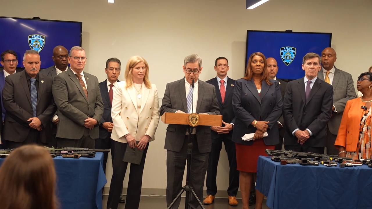 Video thumbnail for Press briefing by NYPD Commissioner Jessica Tisch, District Attorneys and State and Federal partners 4.