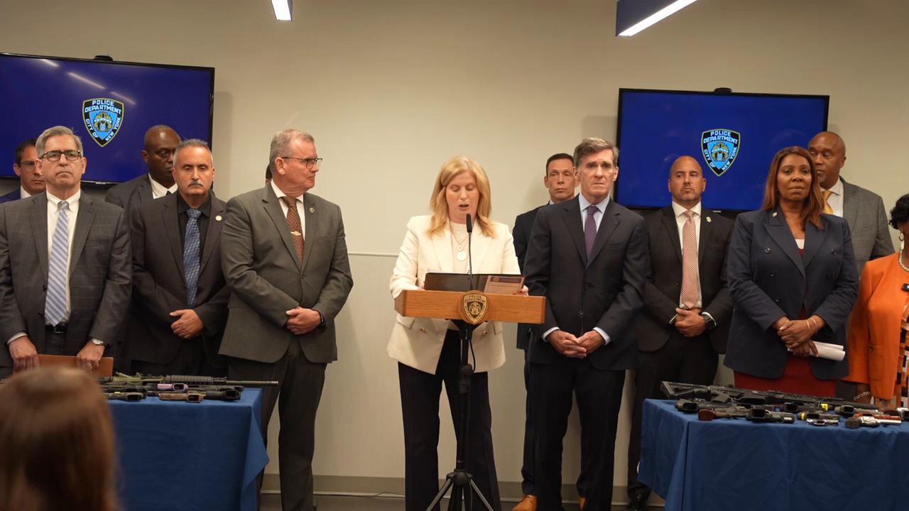 Video thumbnail for Press briefing by NYPD Commissioner Jessica Tisch, District Attorneys and State and Federal partners 5.