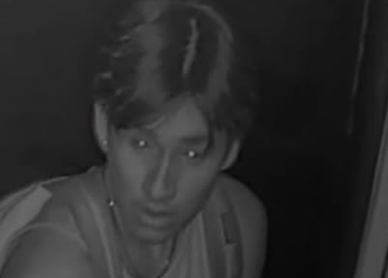 Video thumbnail for Police search for man who tried to break into North Massapequa garage