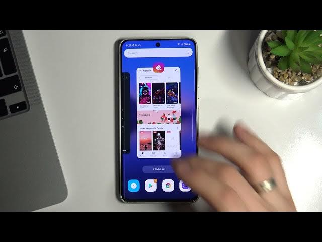 Video thumbnail for Top 3 themes from Galaxy store for Samsung Galaxy S21 FE / Best Galaxy themes for Galaxy S21 FE