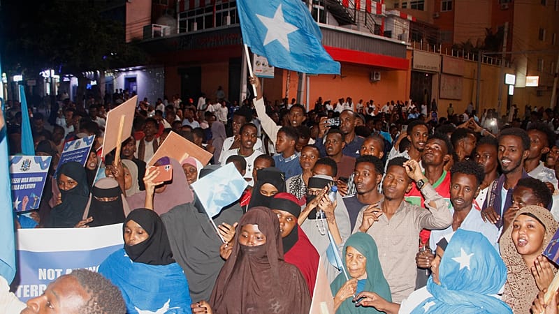 Video thumbnail for Somalis protest Israel’s recognition of Somaliland, vow national unity