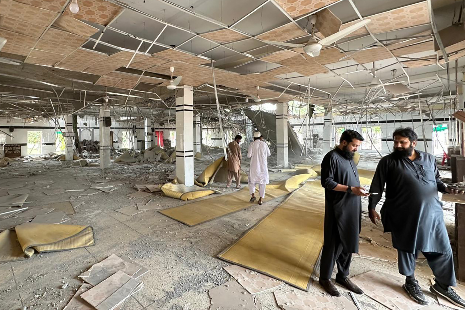 Video thumbnail for Locals dispute Indian claim Muridke mosque was ‘terror training camp’