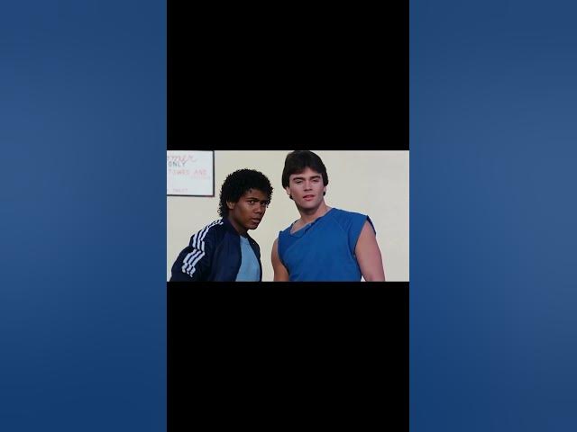 Video thumbnail for RETROCEDER NUNCA, RENDER-SE JAMAIS: Adolescente abobado recebe ajuda de um Bruce Lee ressurreto!