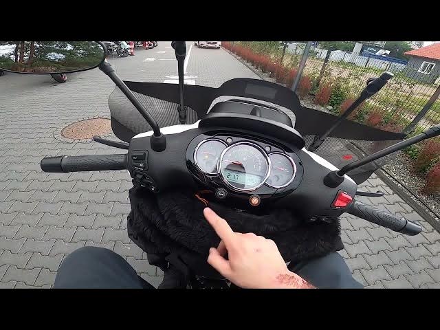 Video thumbnail for How to Turn On or Off Traction Control in Piaggio Beverly (2021–now) | Enable or Disable Traction