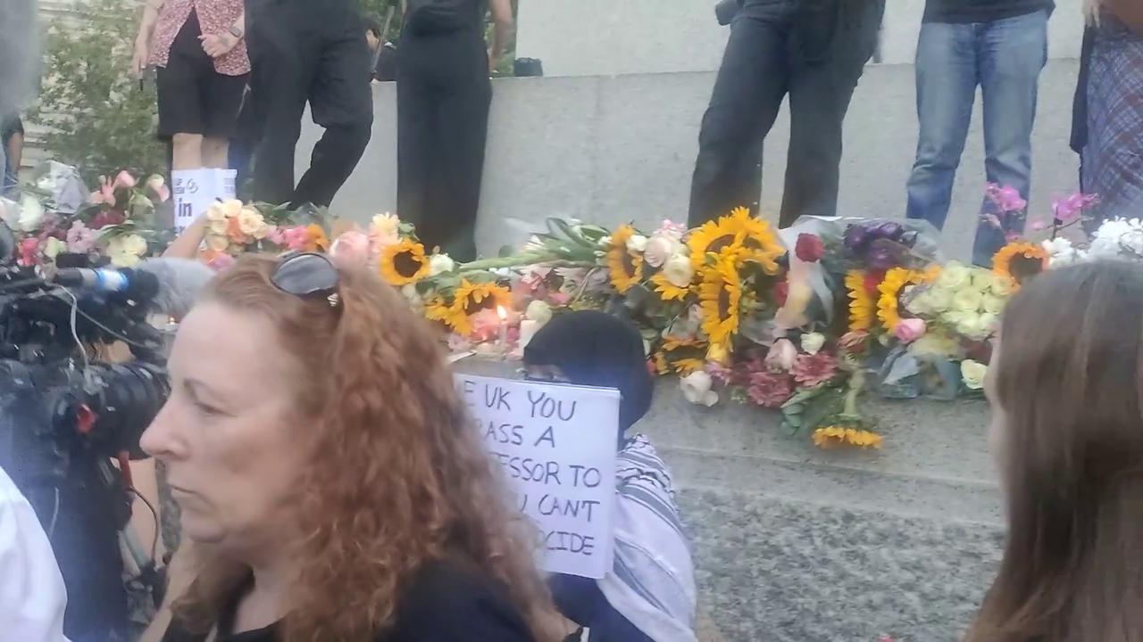 Video thumbnail for UK: Thousands Gather in Trafalgar Square for Vigil Honoring Jason Arday.