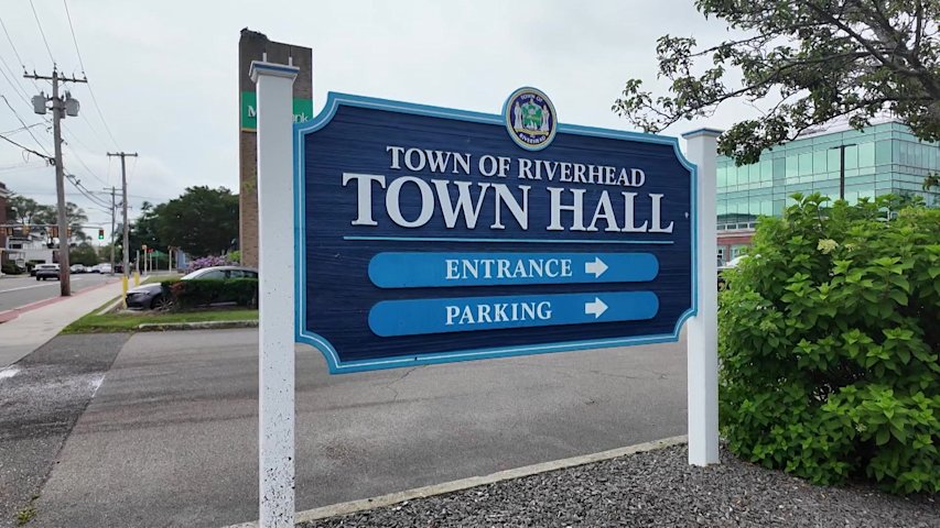 Video thumbnail for Riverhead considers overnight ban on commercial vehicles parked on residential streets