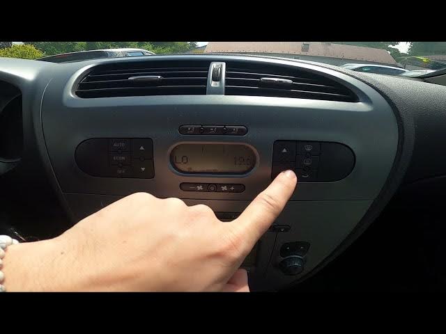 Video thumbnail for How to Change Airflow Temperature in Seat Leon II ( 2005 – 2012 )