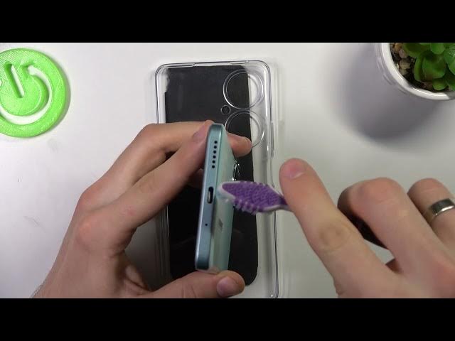 Video thumbnail for HUAWEI Nova 11i- Clean USB Port Using Household Items?