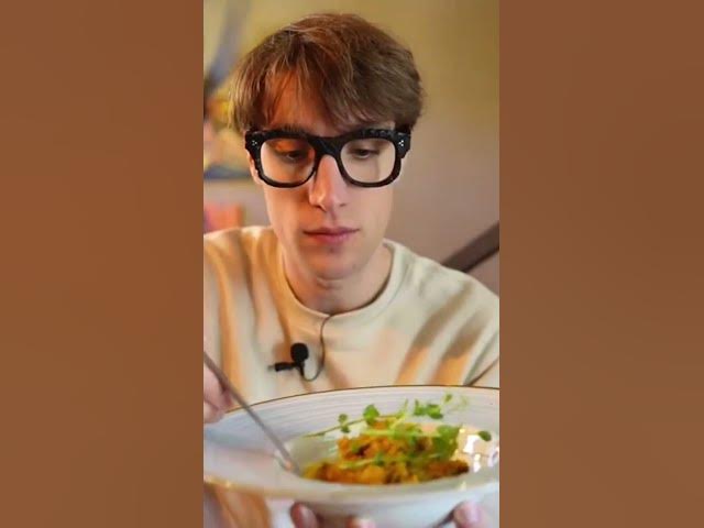 Video thumbnail for Cous cous di verdure con arachidi e curcuma 💛