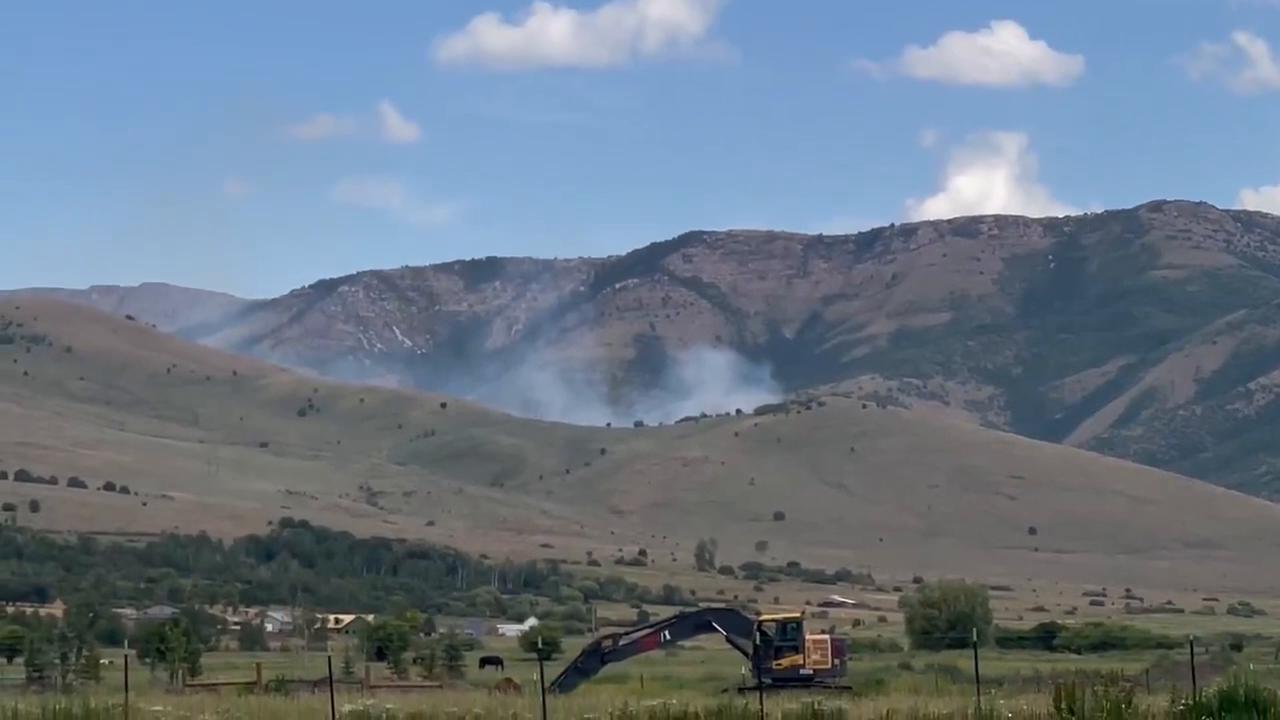 Video thumbnail for US: Wildfire Breaks Out Near Middle Fork Campground in Utah’s Weber County 2.