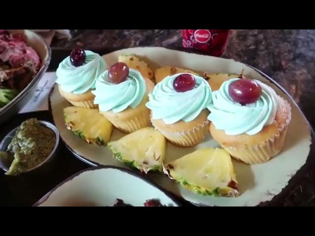 Video thumbnail for Sa'tuli Canteen Dining At Walt Disney World