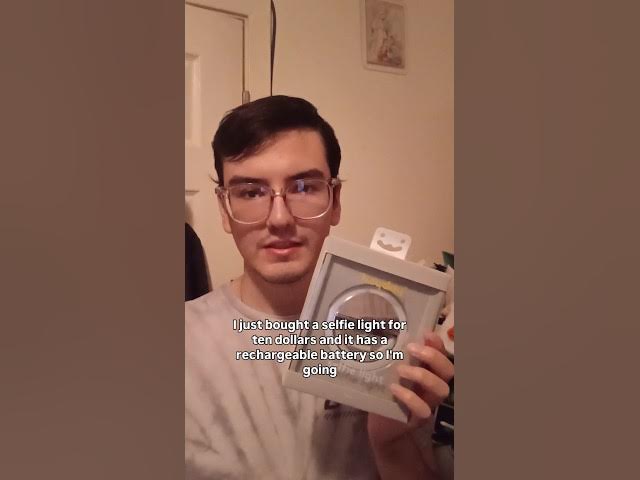 Video thumbnail for Trying Out the Selfie Light for My Phone #minivlog #selfielight