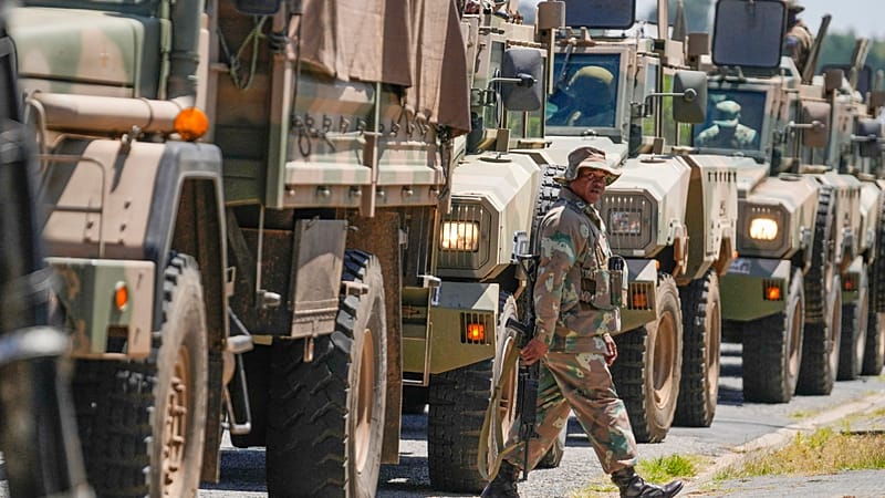 Video thumbnail for South African lawmakers question effectiveness of army deployment against gang Violence