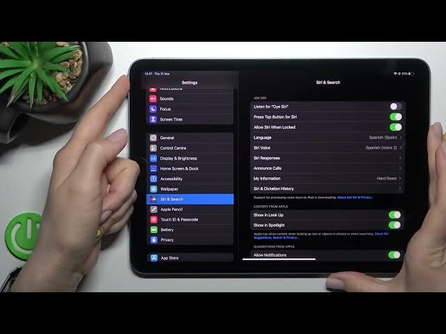 Video thumbnail for How to Enable Siri in iPad Air 2022 - Apple iPad Air 5th Gen WiFi