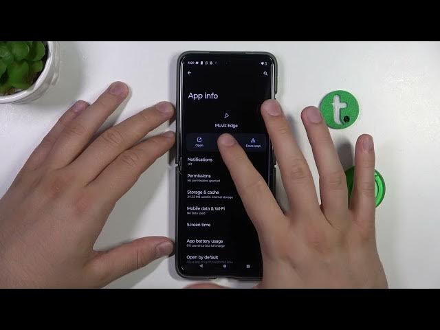 Video thumbnail for How to Uninstall Apps on Motorola Razr 40 – Deleting Apps