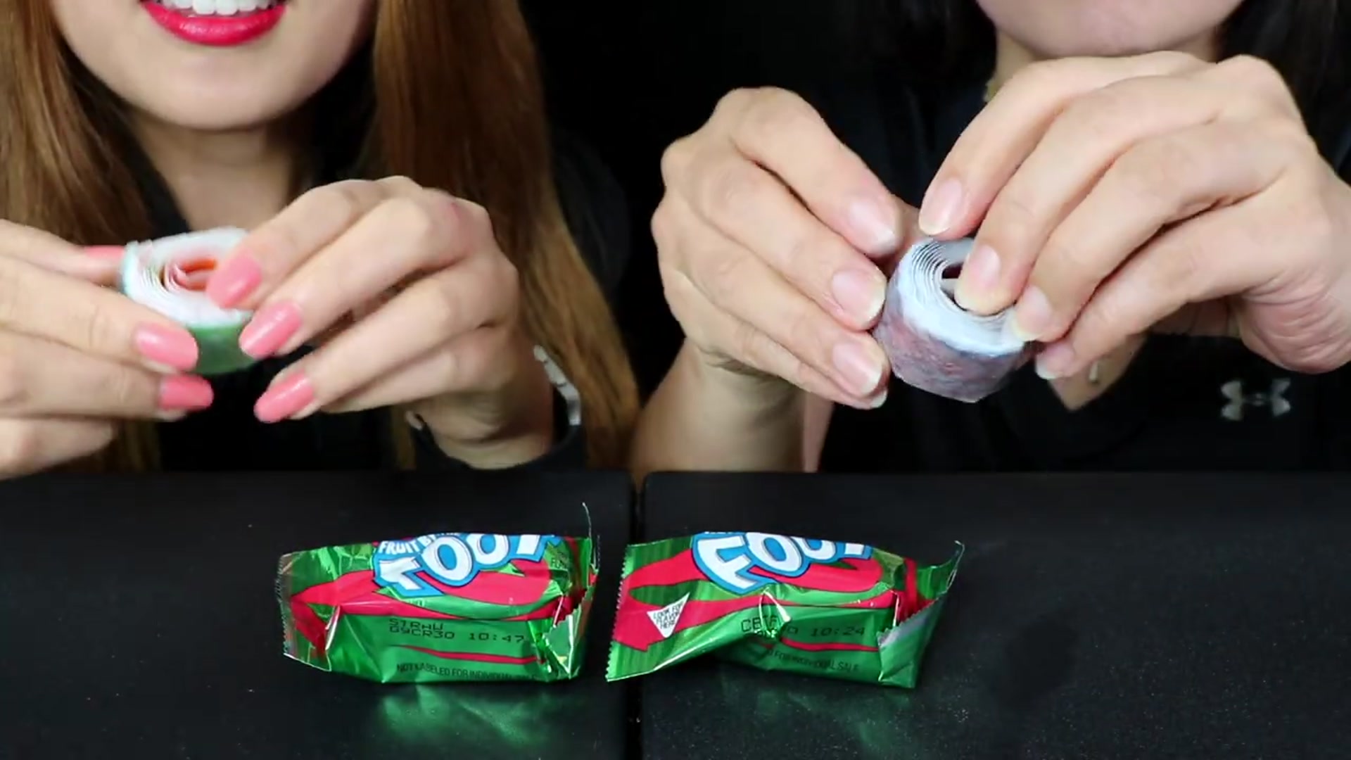 Video thumbnail for GUMMY RACE (FRUIT BY THE FOOT) MUKBANG CHALLENGE   Kim Liz Too(720P HD)