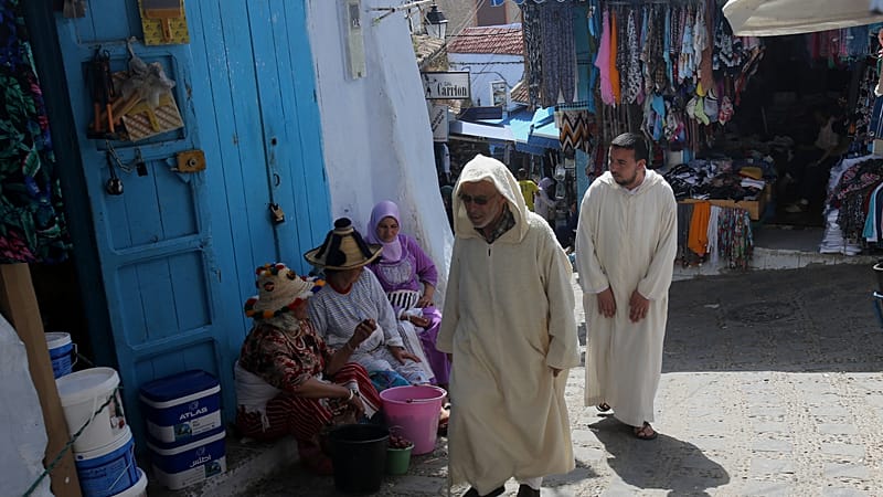 Video thumbnail for Morocco abandons controversial time change, will return to GMT in September