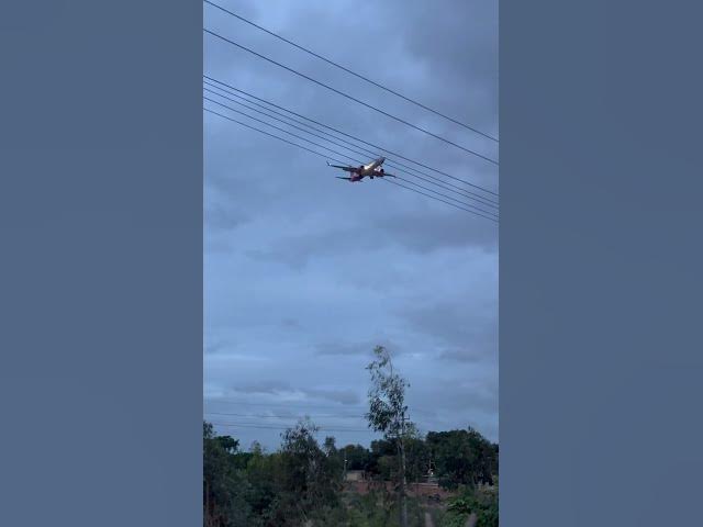 Video thumbnail for flight landing short #shortvideo
