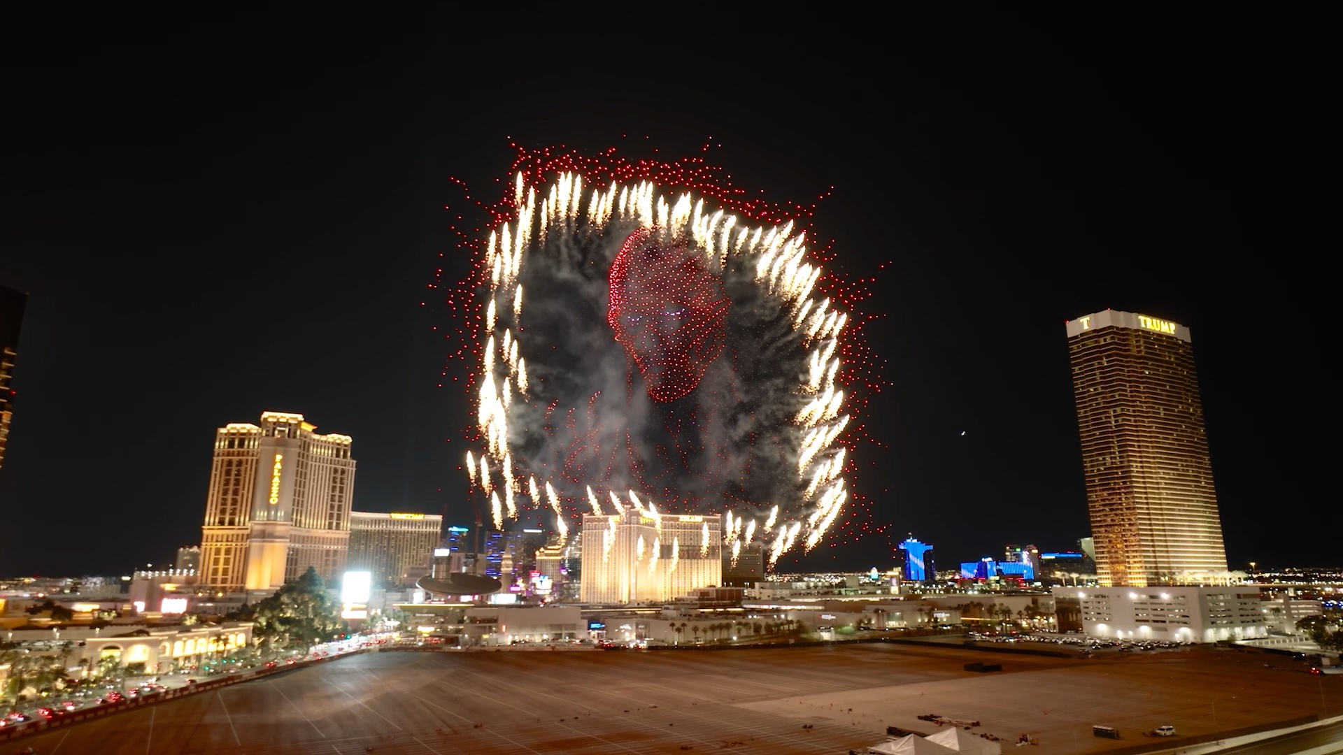 Video thumbnail for Largest aerial display of a fictional character formed by drones - 4,979 by Sky Elements