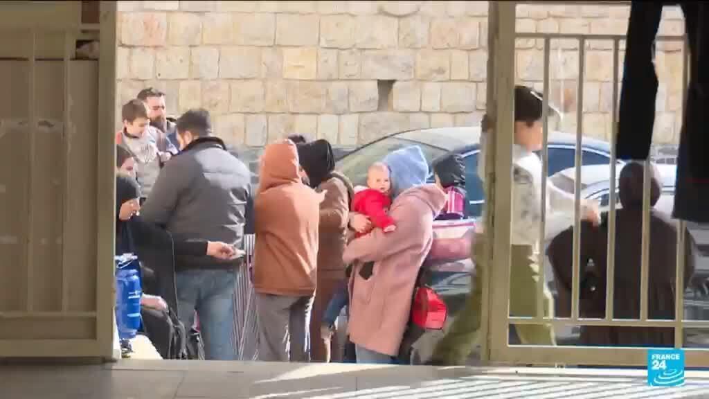 Video thumbnail for FRANCE 24 speaks to displaced Lebanese in mountains north of Beirut