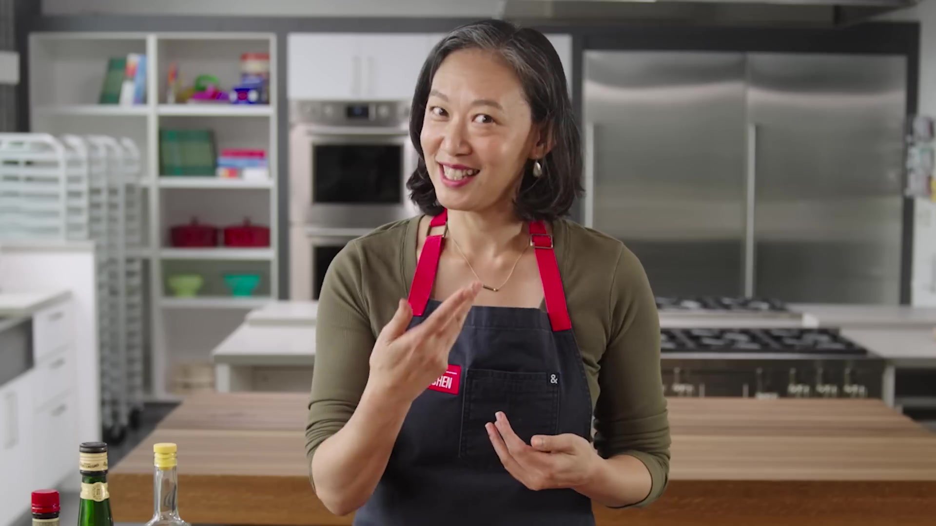 Video thumbnail for 58.Use These Bartender Techniques to Make Better Cocktails ¦ Techniquely with Lan Lam (1080p 24fps)