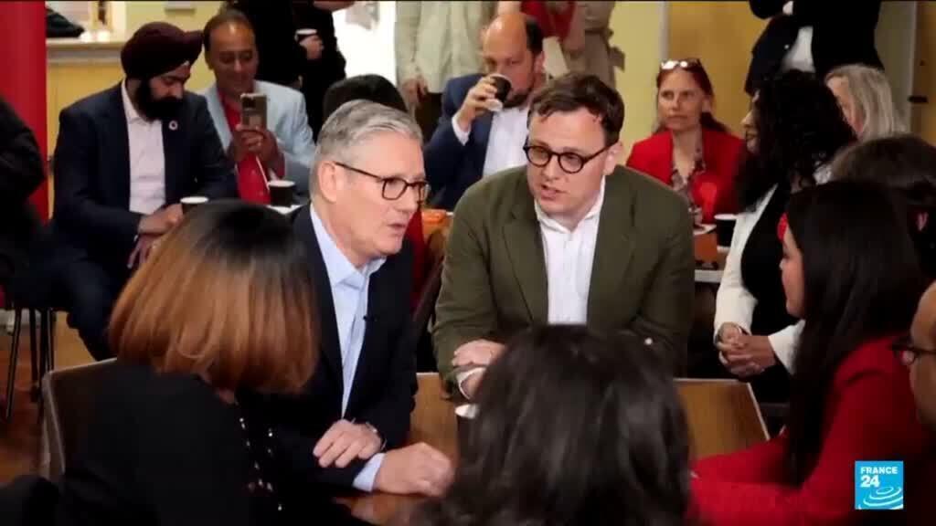 Video thumbnail for UK: Labour leadership battle? Ministers reportedly urge Keir Starmer to step down